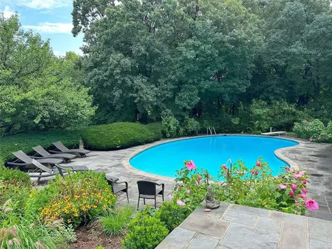 120 West Creek Farms Road Sands Point NY 11050