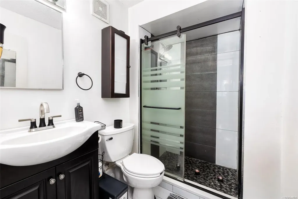 725 Miller Avenue Freeport NY 11520