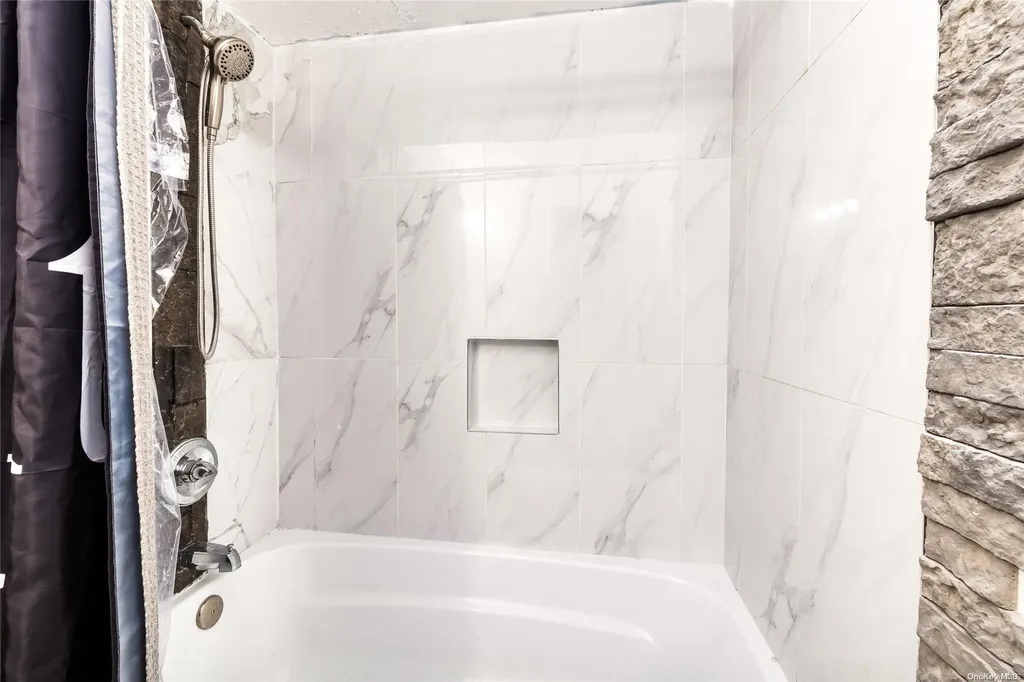 725 Miller Avenue Freeport NY 11520