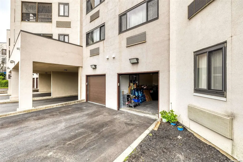 725 Miller Avenue Freeport NY 11520