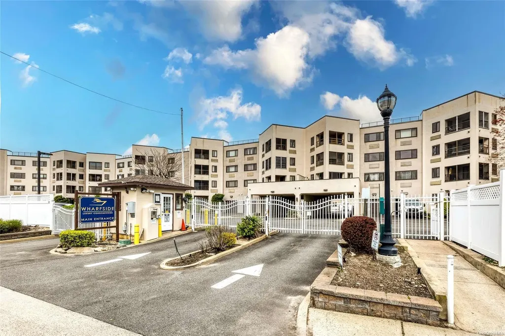 725 Miller Avenue Freeport NY 11520