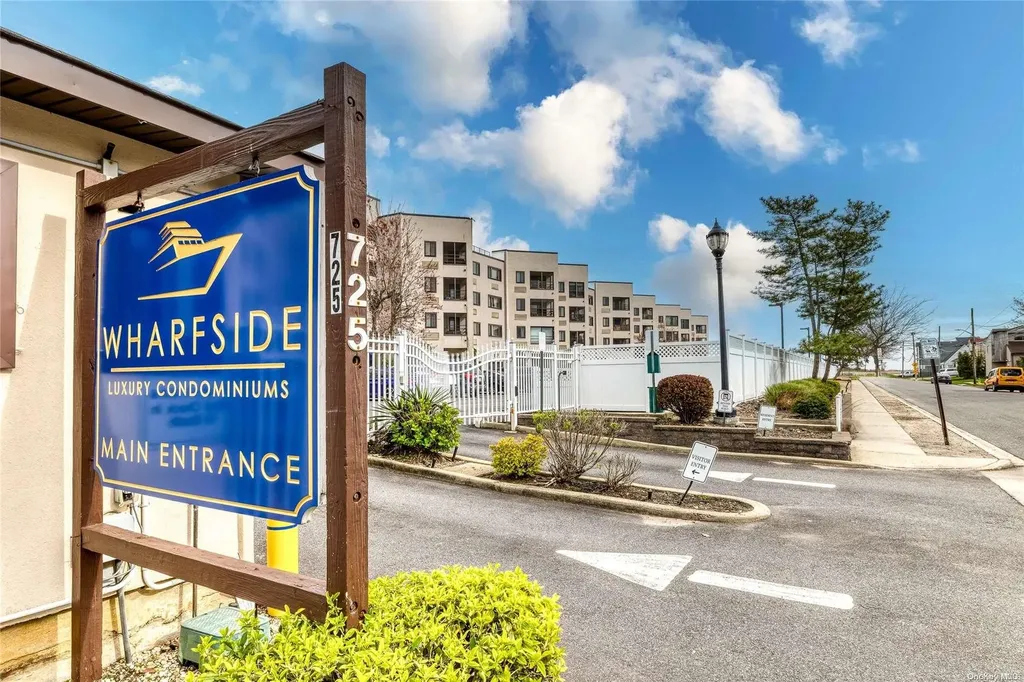 725 Miller Avenue Freeport NY 11520