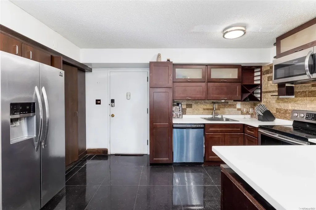 725 Miller Avenue Freeport NY 11520