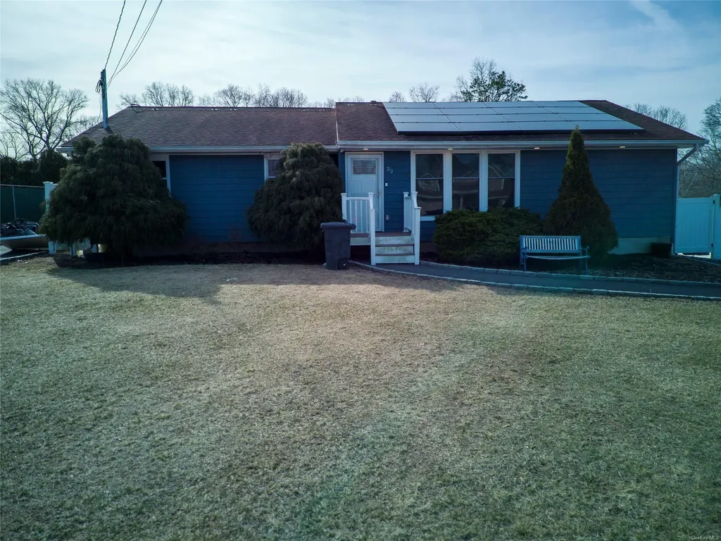 22 Sunset Drive Shirley NY 11967