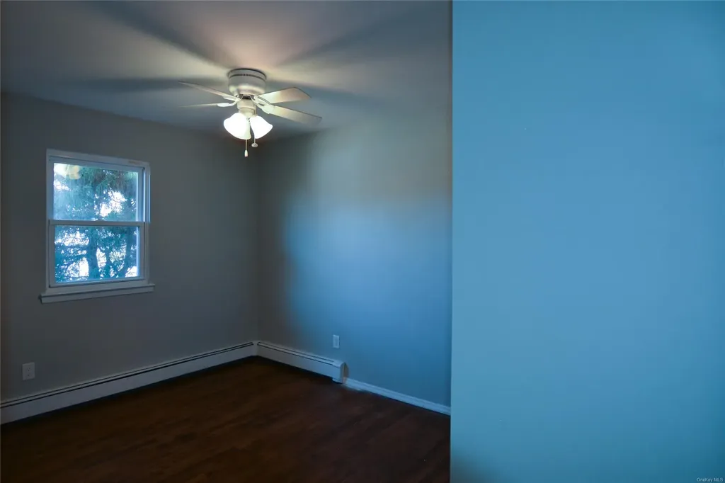 22 Sunset Drive Shirley NY 11967
