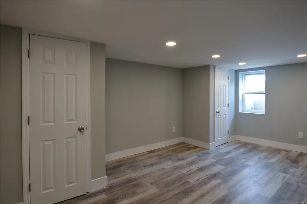 22 Sunset Drive Shirley NY 11967