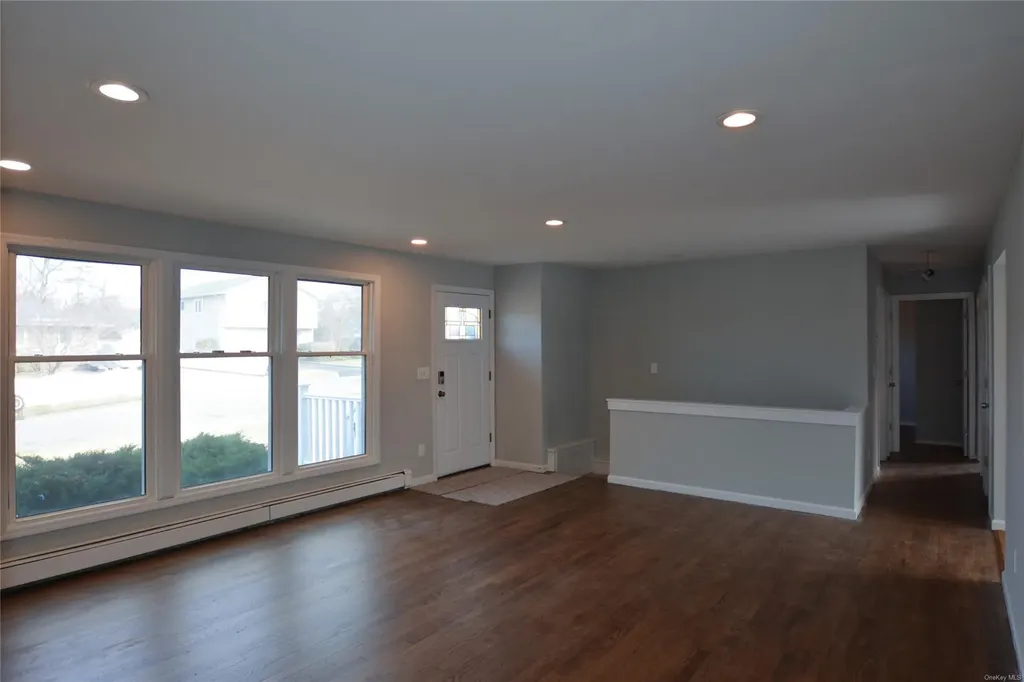 22 Sunset Drive Shirley NY 11967