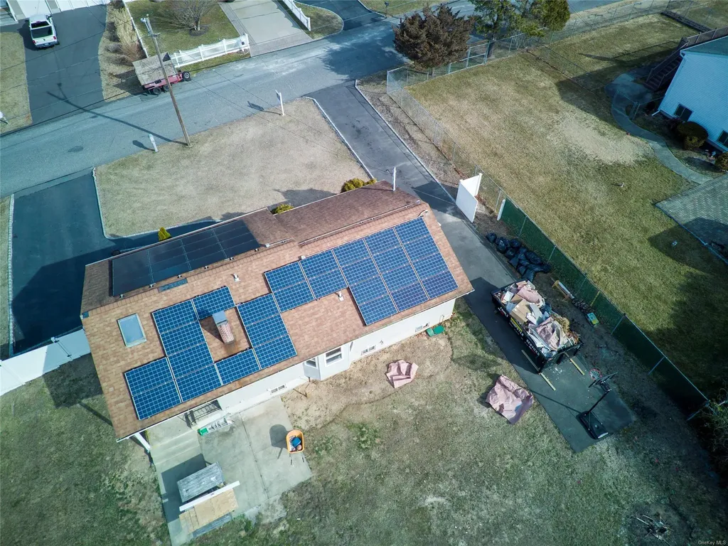 22 Sunset Drive Shirley NY 11967