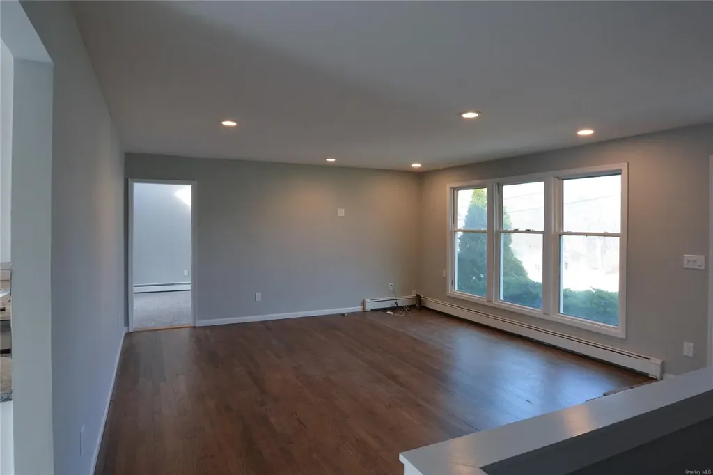 22 Sunset Drive Shirley NY 11967
