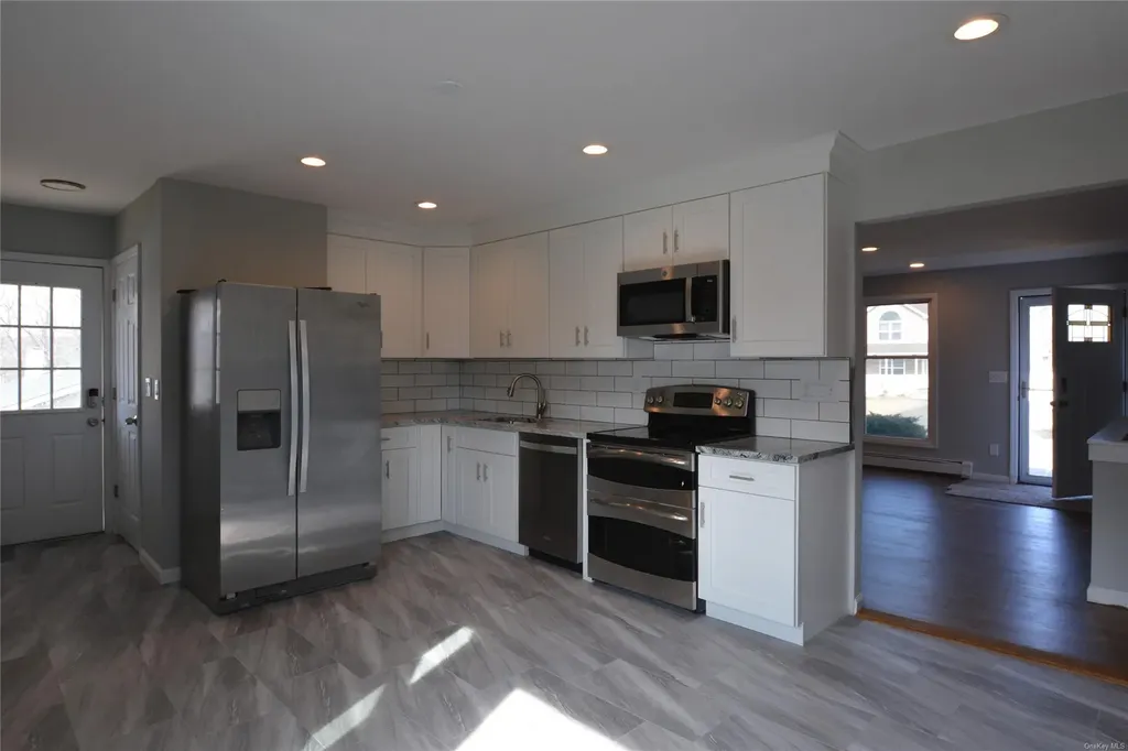 22 Sunset Drive Shirley NY 11967