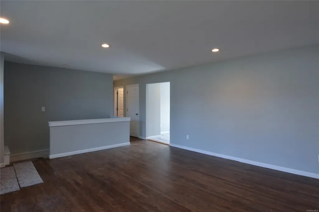22 Sunset Drive Shirley NY 11967