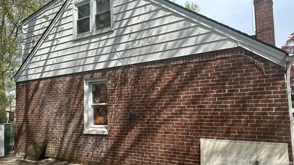 712 Campus Street Uniondale NY 11553