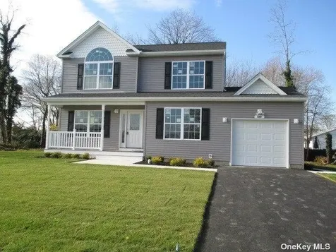 427 Macdonald Avenue Bellport NY 11713