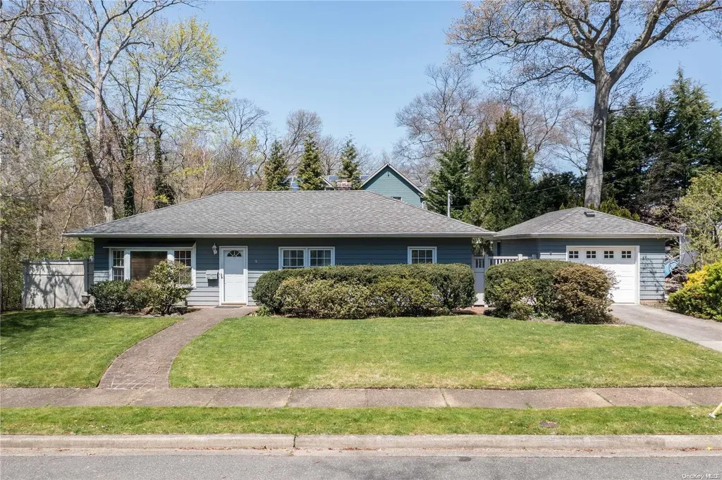 9 Massachusetts Avenue Massapequa NY 11758