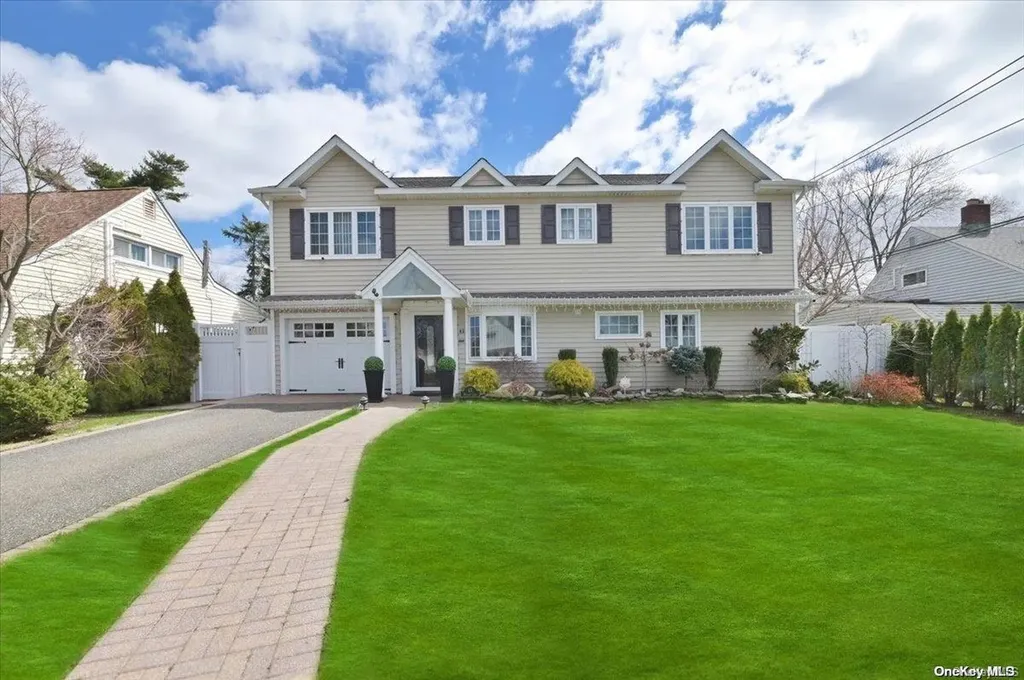43 Mellow Lane Westbury NY 11590