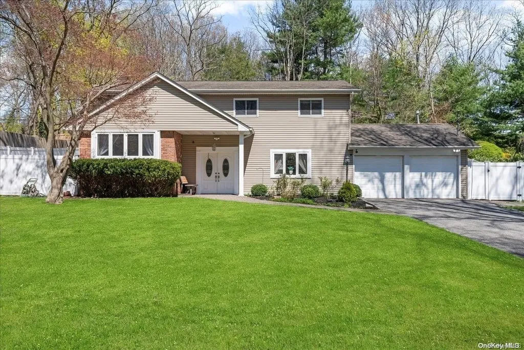 37 River Heights Drive Smithtown NY 11787