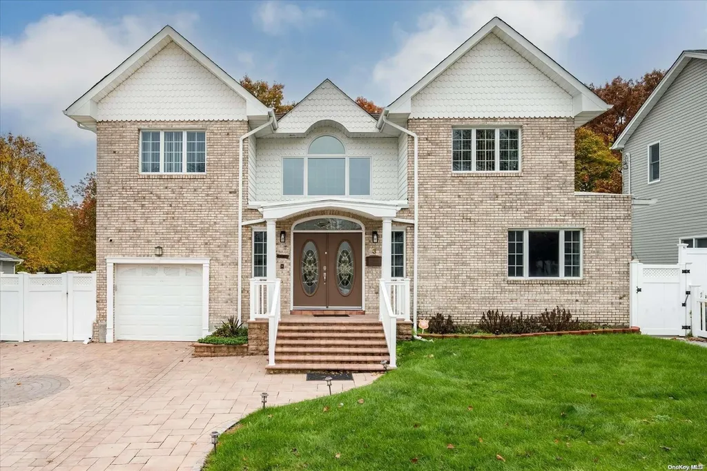 3 Robert Street Old Bethpage NY 11804