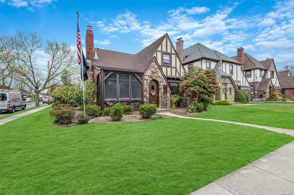 65 Ackley Avenue Malverne NY 11565