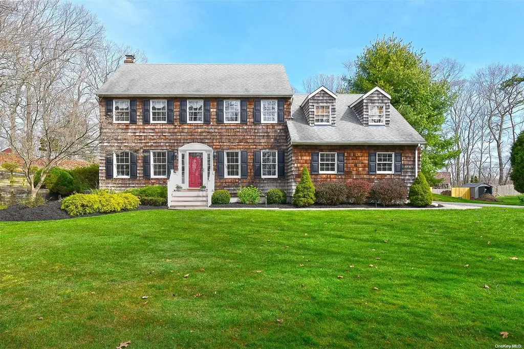 7 Russell Drive Wading River NY 11792