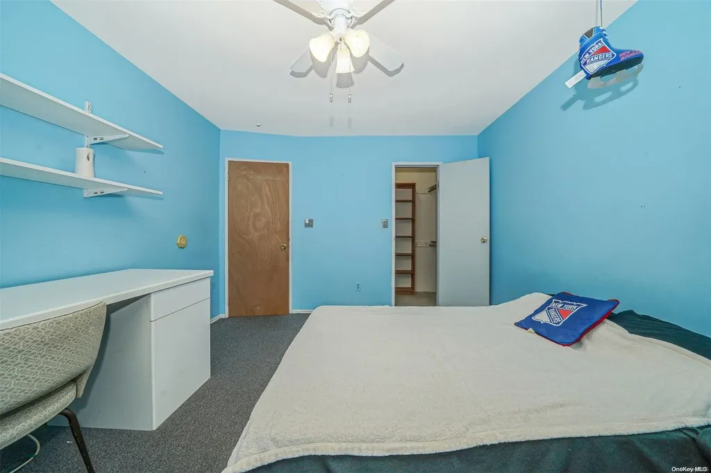 37 Santa Barbara Drive Plainview NY 11803
