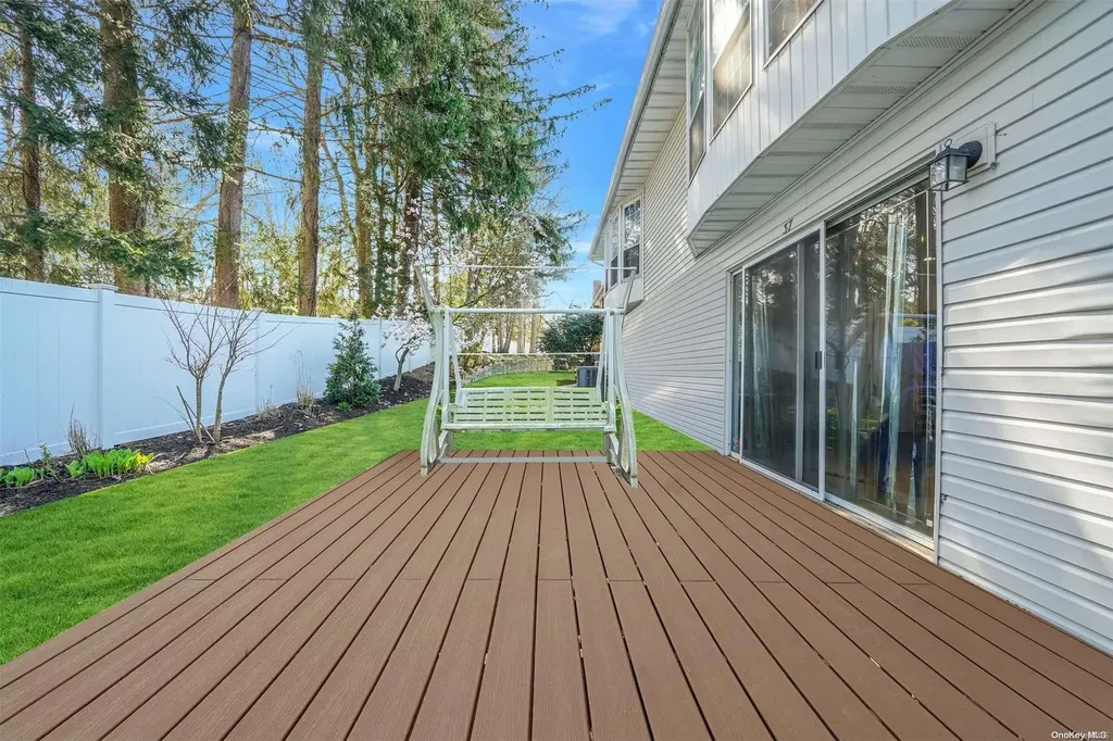 37 Santa Barbara Drive Plainview NY 11803
