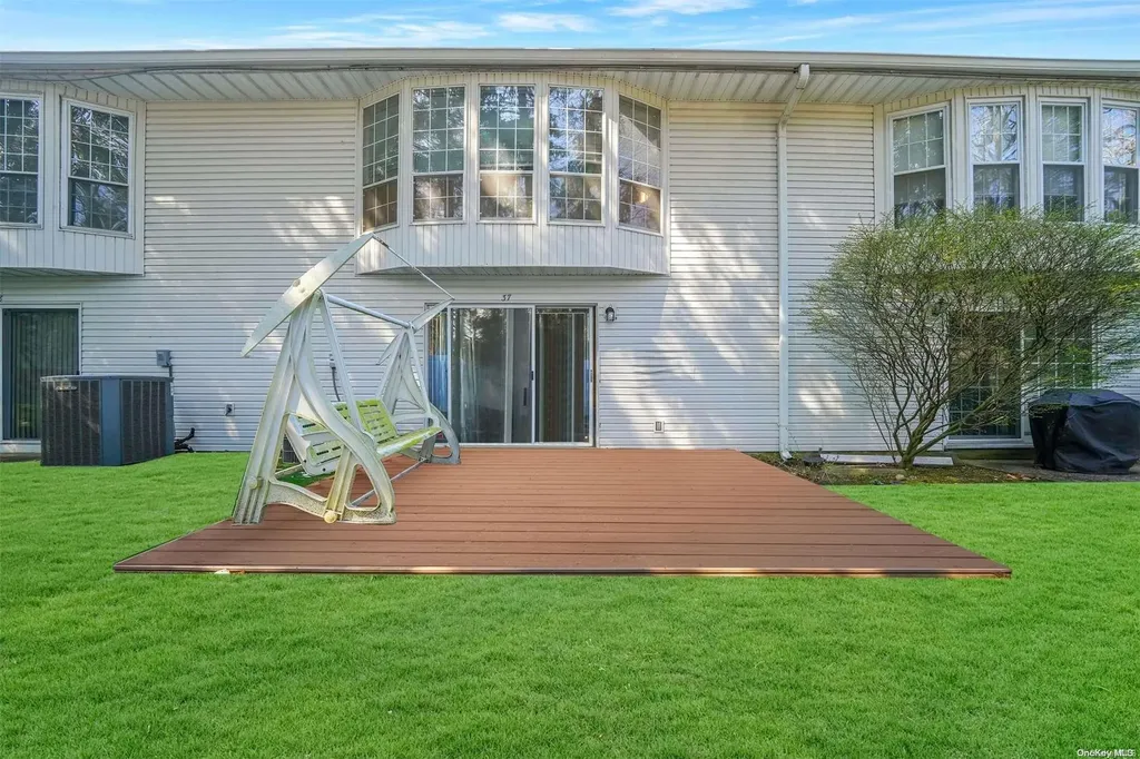 37 Santa Barbara Drive Plainview NY 11803