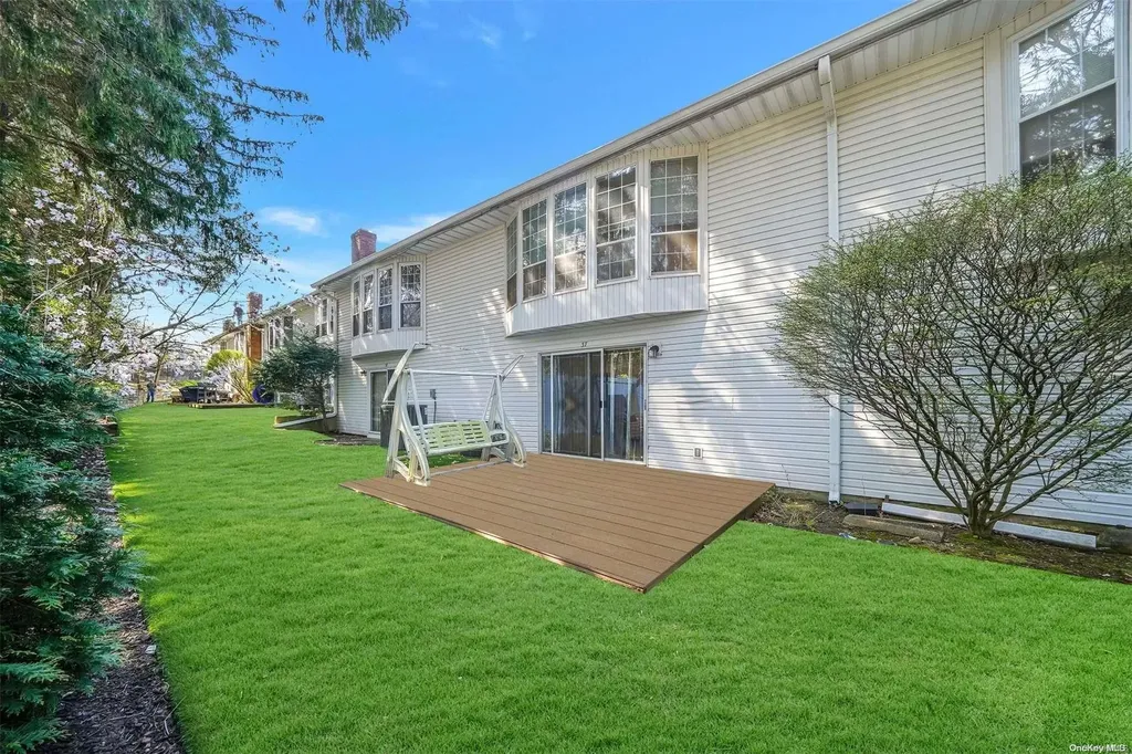 37 Santa Barbara Drive Plainview NY 11803