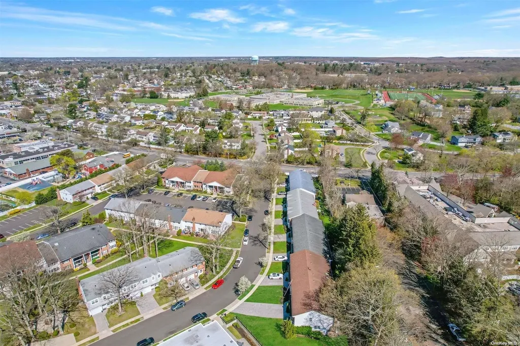 37 Santa Barbara Drive Plainview NY 11803