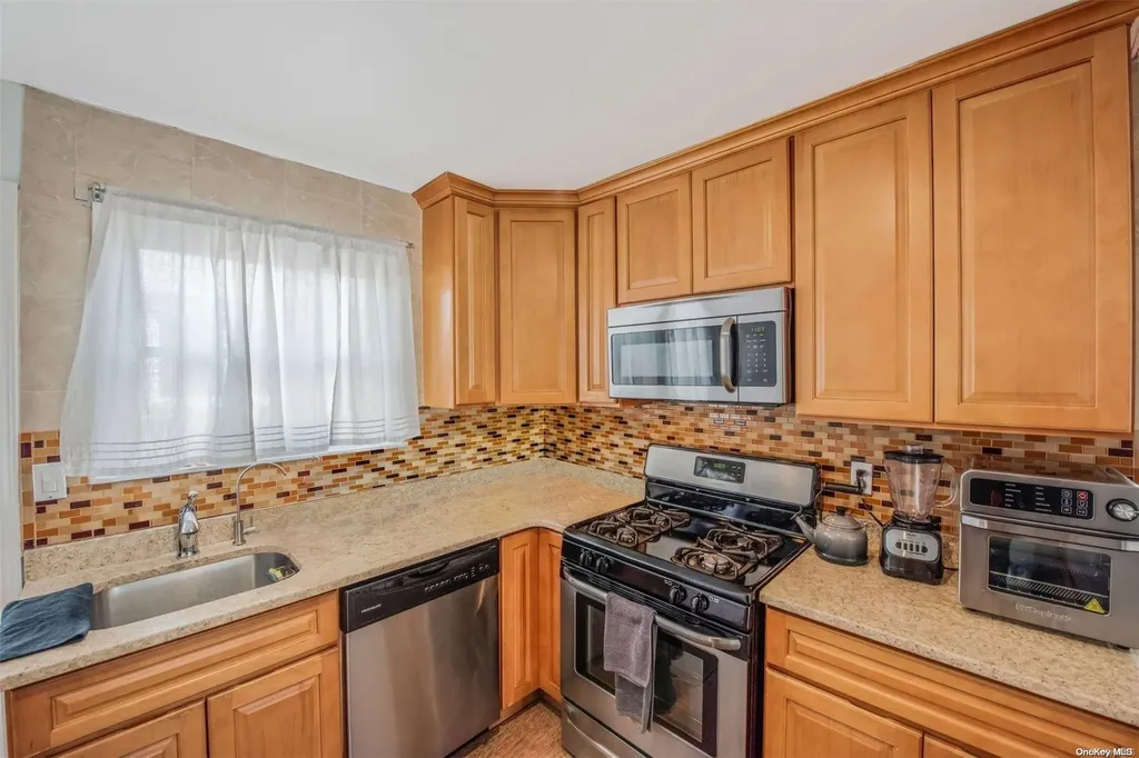 41 Doherty Avenue Elmont NY 11003