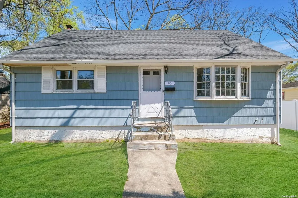 85 N 17th Street Wyandanch NY 11798