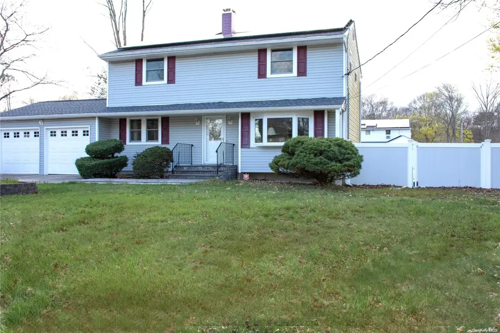 4 Cammann Road Coram NY 11727