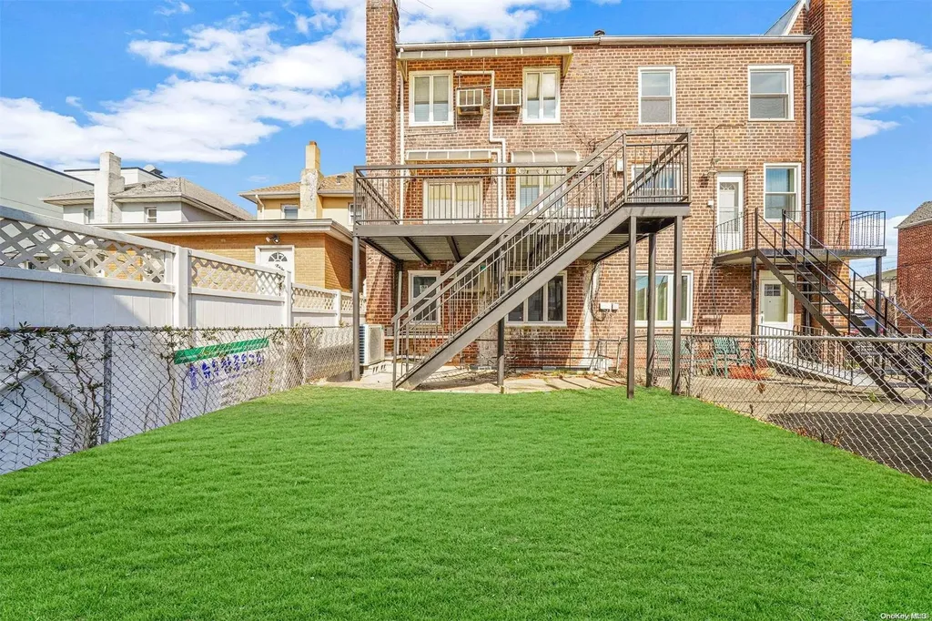 5722 Avenue N Brooklyn NY 11234