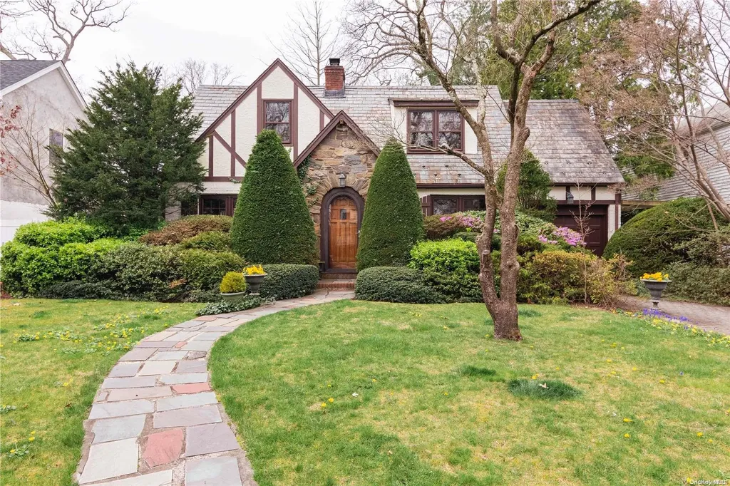 37 Beverly Parkway Freeport NY 11520