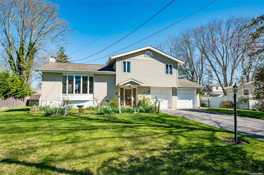 51 Edgewood Road West Islip NY 11795
