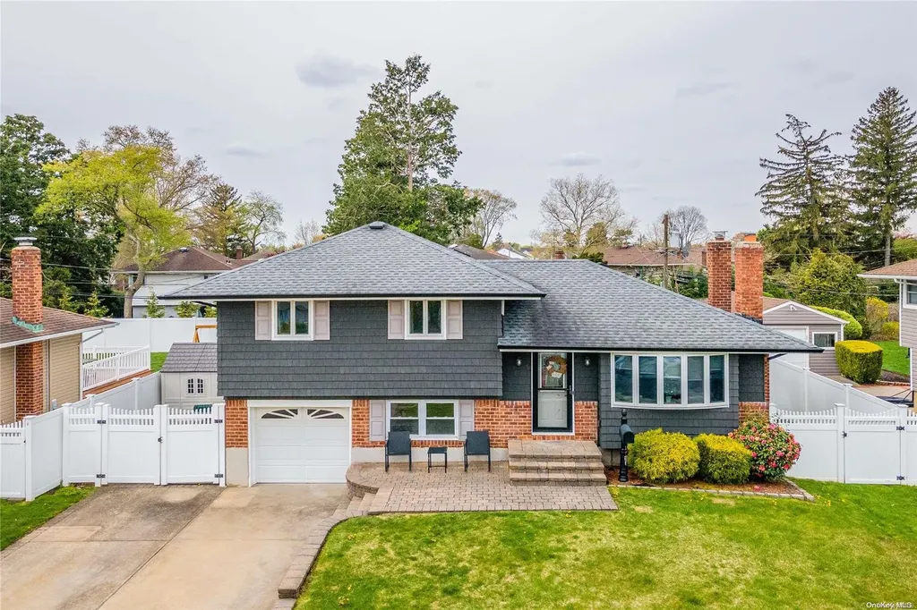 6 Redwood Drive Plainview NY 11803