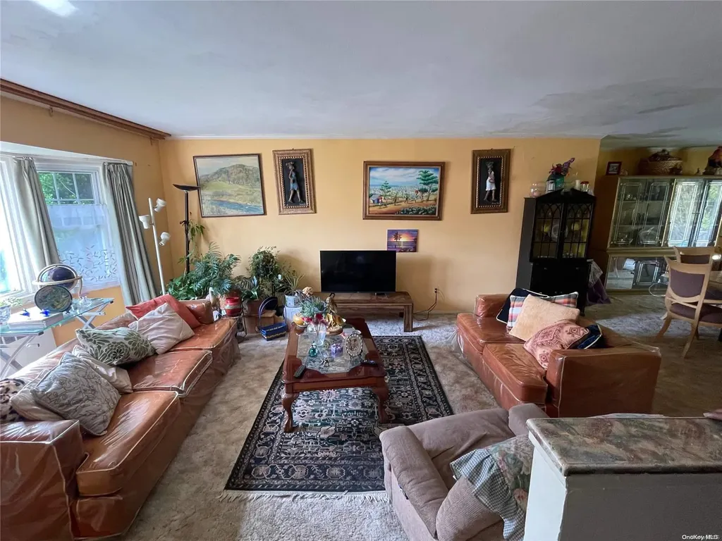 178 Lenox Avenue Uniondale NY 11553