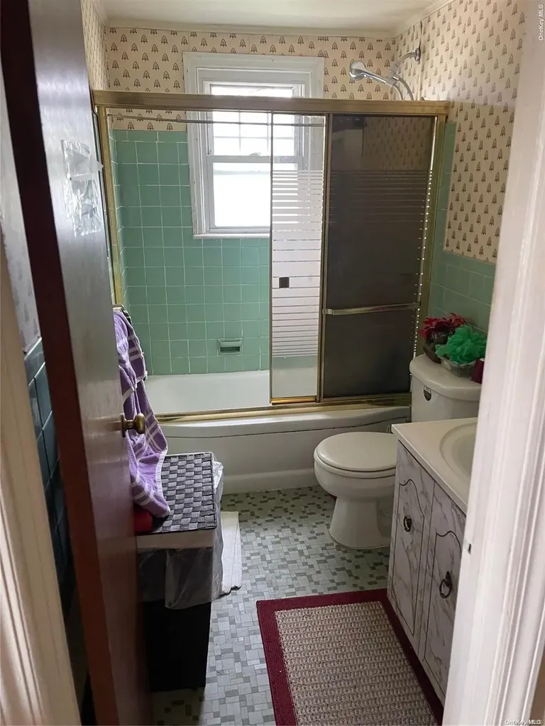 178 Lenox Avenue Uniondale NY 11553