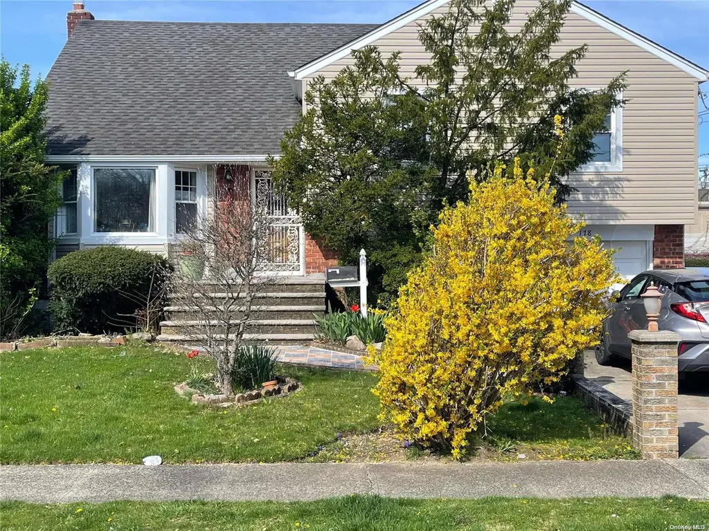 178 Lenox Avenue Uniondale NY 11553