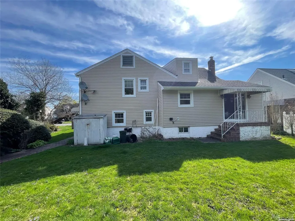 178 Lenox Avenue Uniondale NY 11553