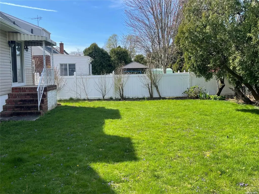 178 Lenox Avenue Uniondale NY 11553