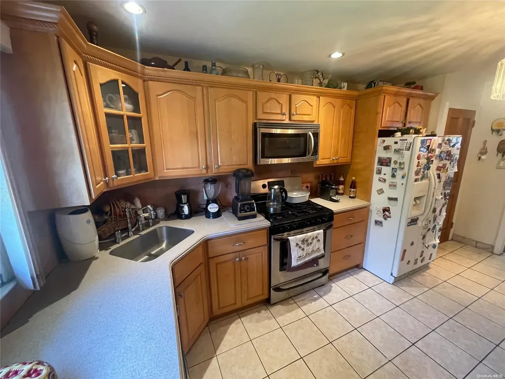 178 Lenox Avenue Uniondale NY 11553