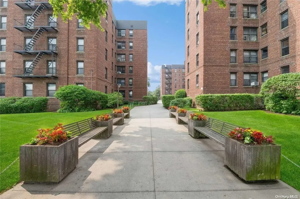 112-50 Northern Boulevard Corona NY 11368