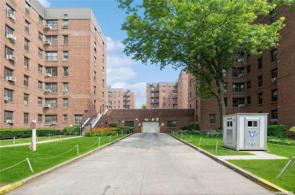 112-50 Northern Boulevard Corona NY 11368