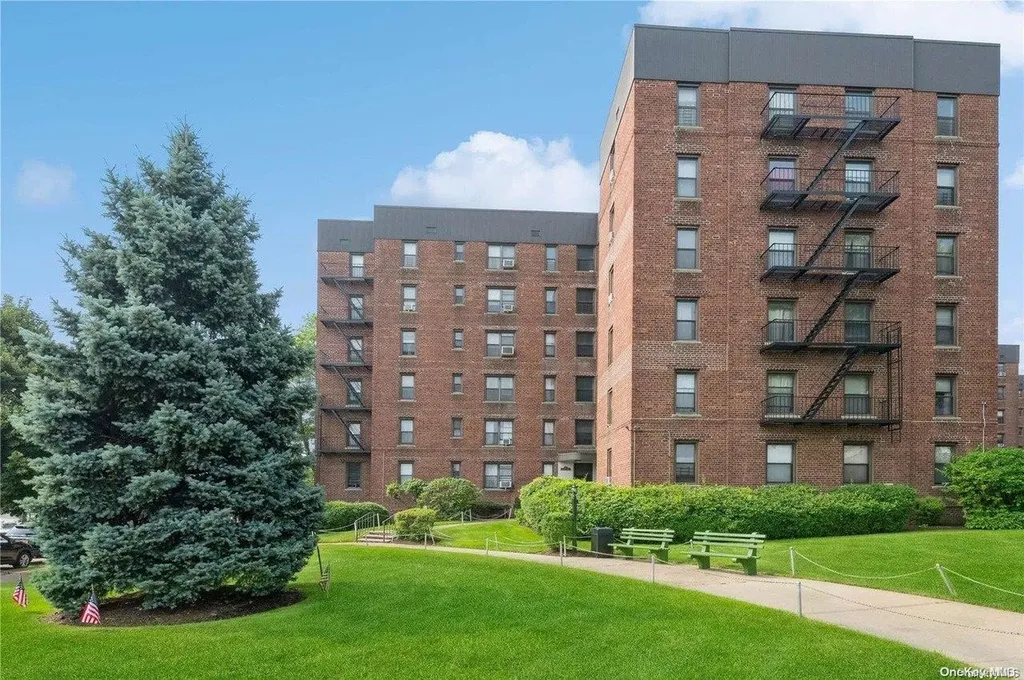 112-50 Northern Boulevard Corona NY 11368