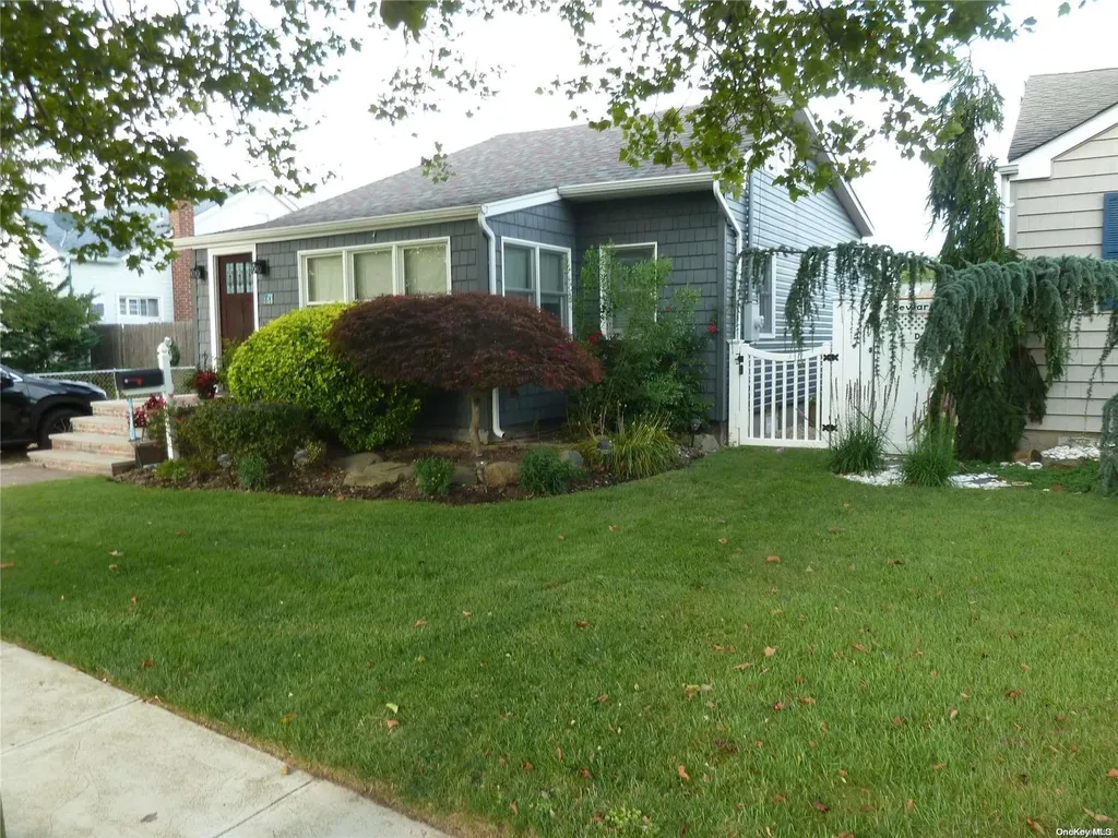 71 S Bay Drive Babylon NY 11702