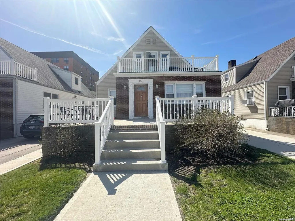 314 E Penn Street Long Beach NY 11561
