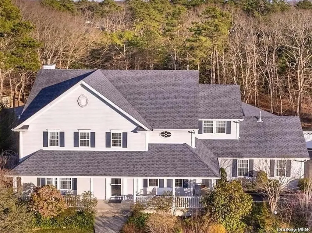 53 Ridgefield Drive Shoreham NY 11786