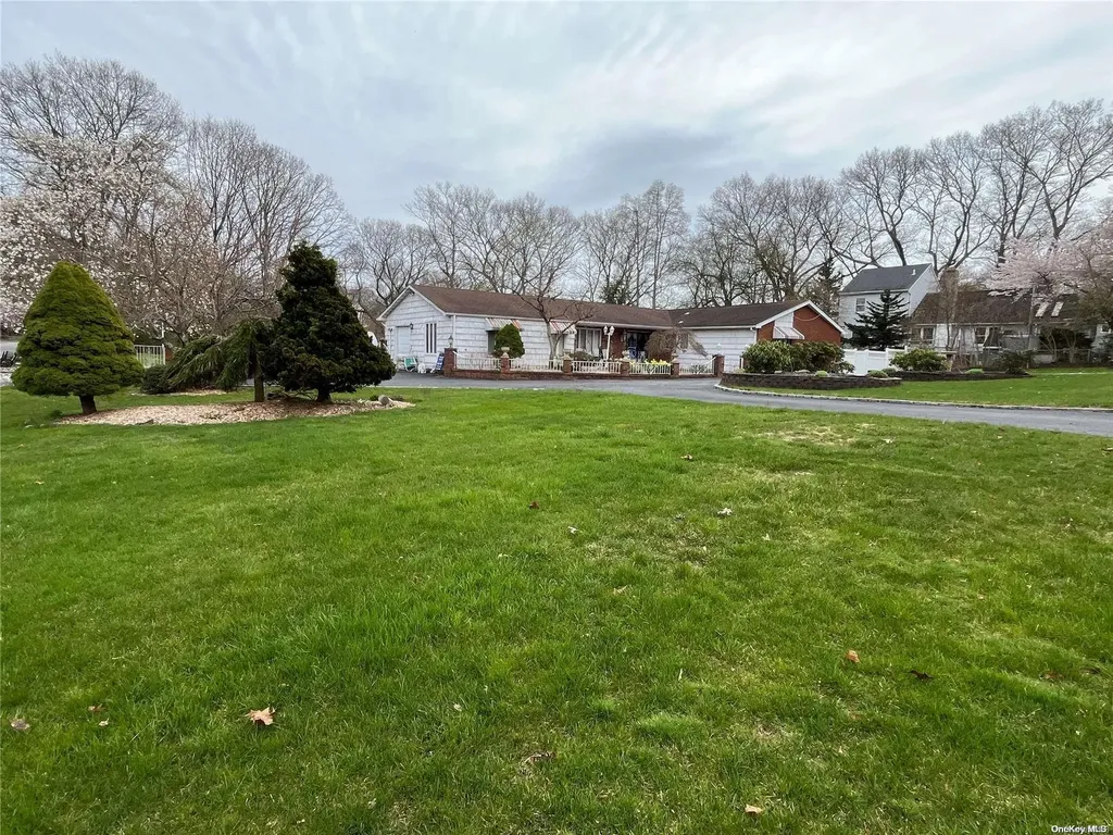 169 Kings Park Road Commack NY 11725