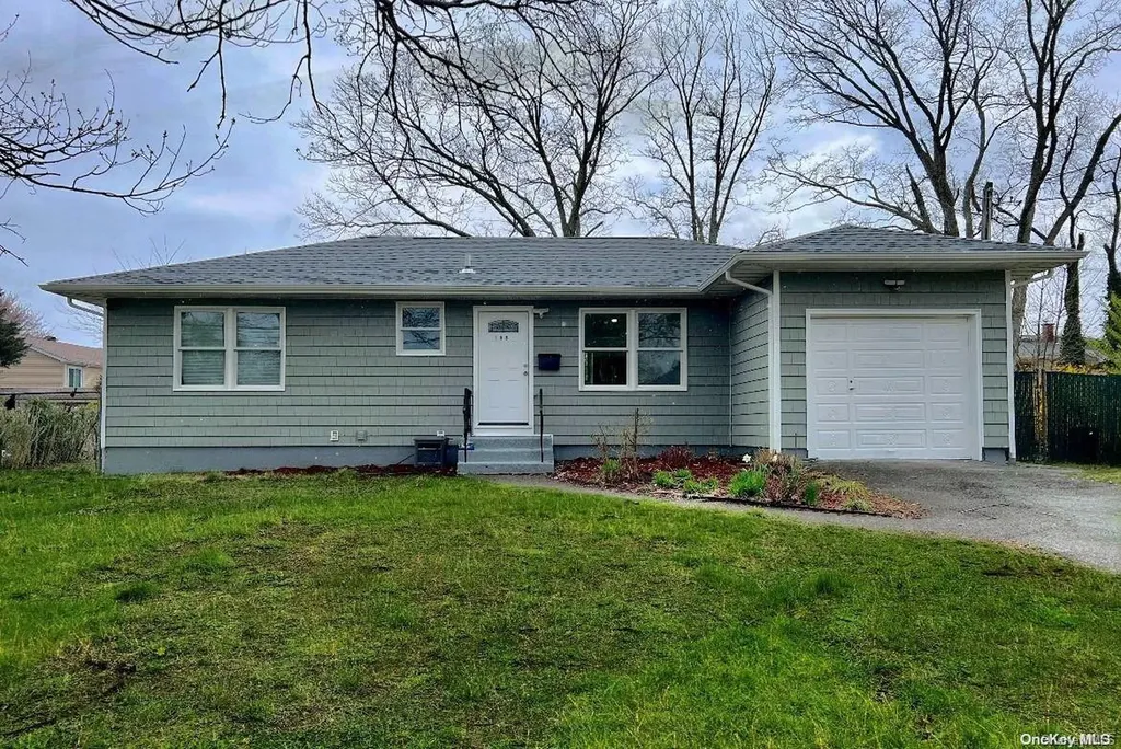135 Connecticut Avenue Bay Shore NY 11706