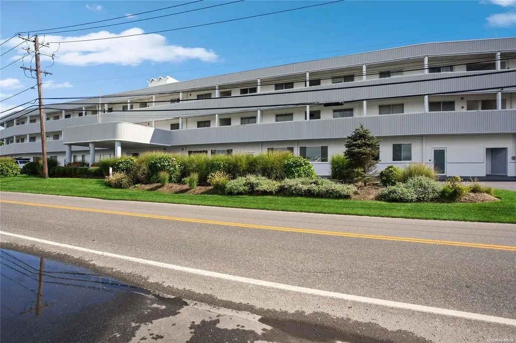 585 Dune Road Westhampton Beach NY 11978